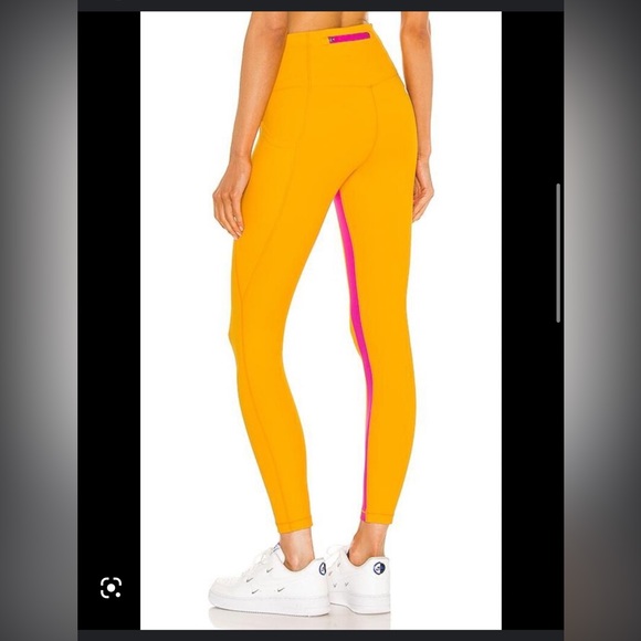 All Access Bandier Utility Pocket Legging + Bra Top 2 piece workout set - Picture 3 of 12